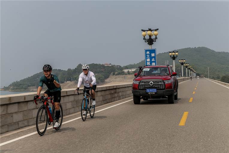 clip_image006.jpg clip_image006.jpg