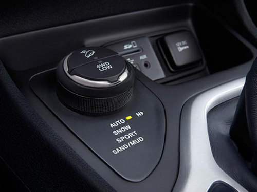 全能型SUV的先驅(qū)者 Jeep自由光耀世登場